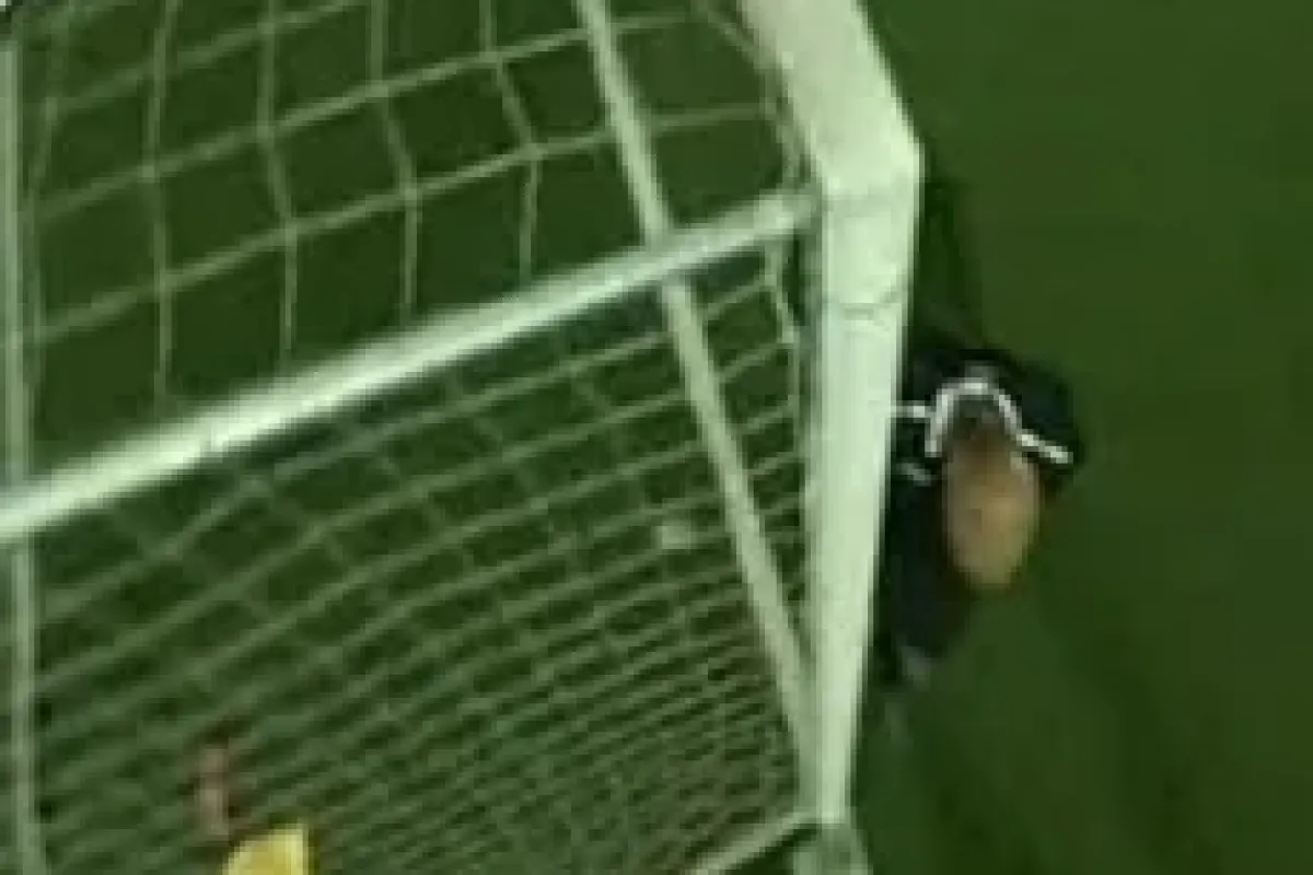 Böyle uyanık kaleci görülmedi