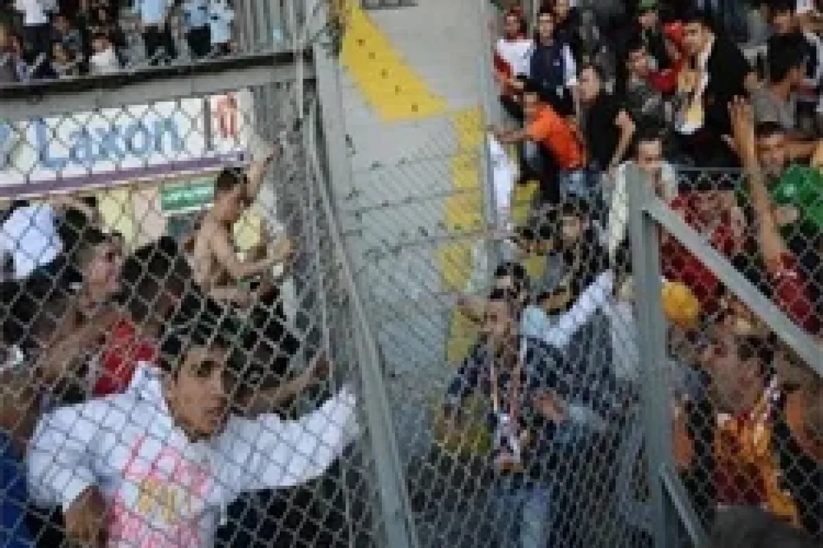 Galatasaray 3 yedi Polat kafayı