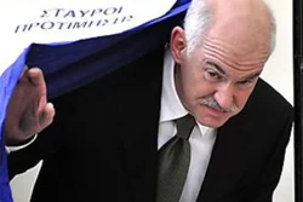 Yunanistan'da Karamanlis devrildi