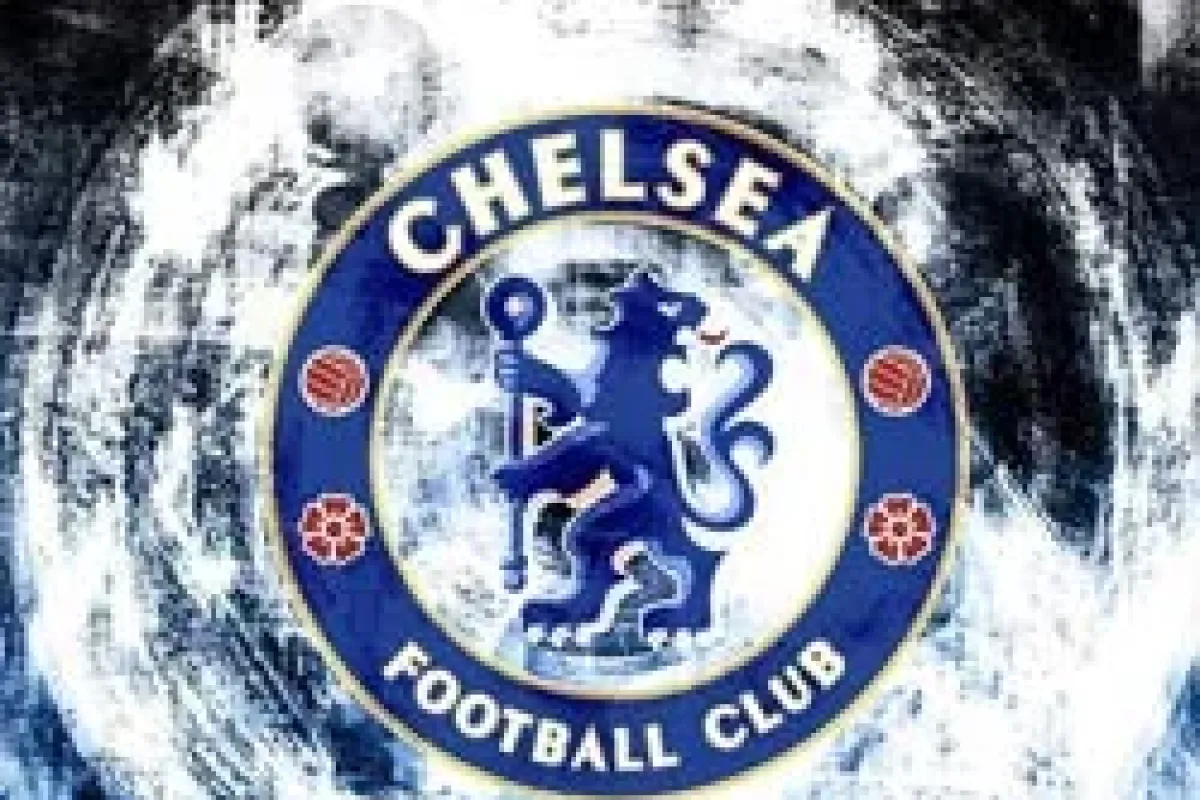 Chelsea koltuğu yine bırakmadı