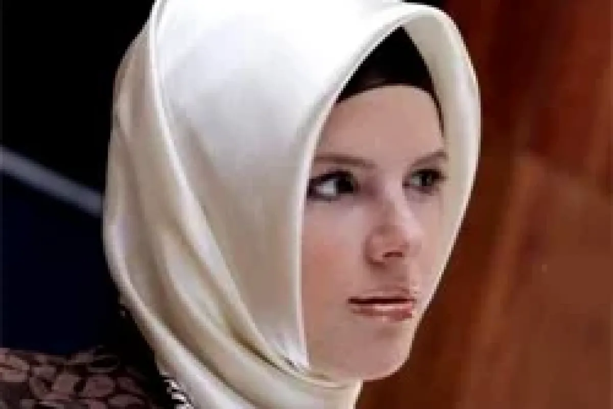 Başörtüsü yakana hapis cezası