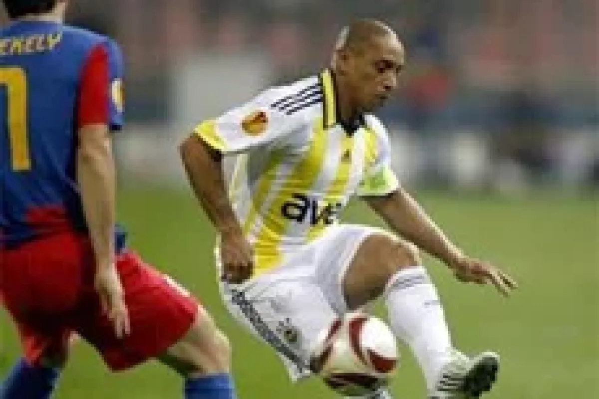Carlos Galatasaray'a takıldı