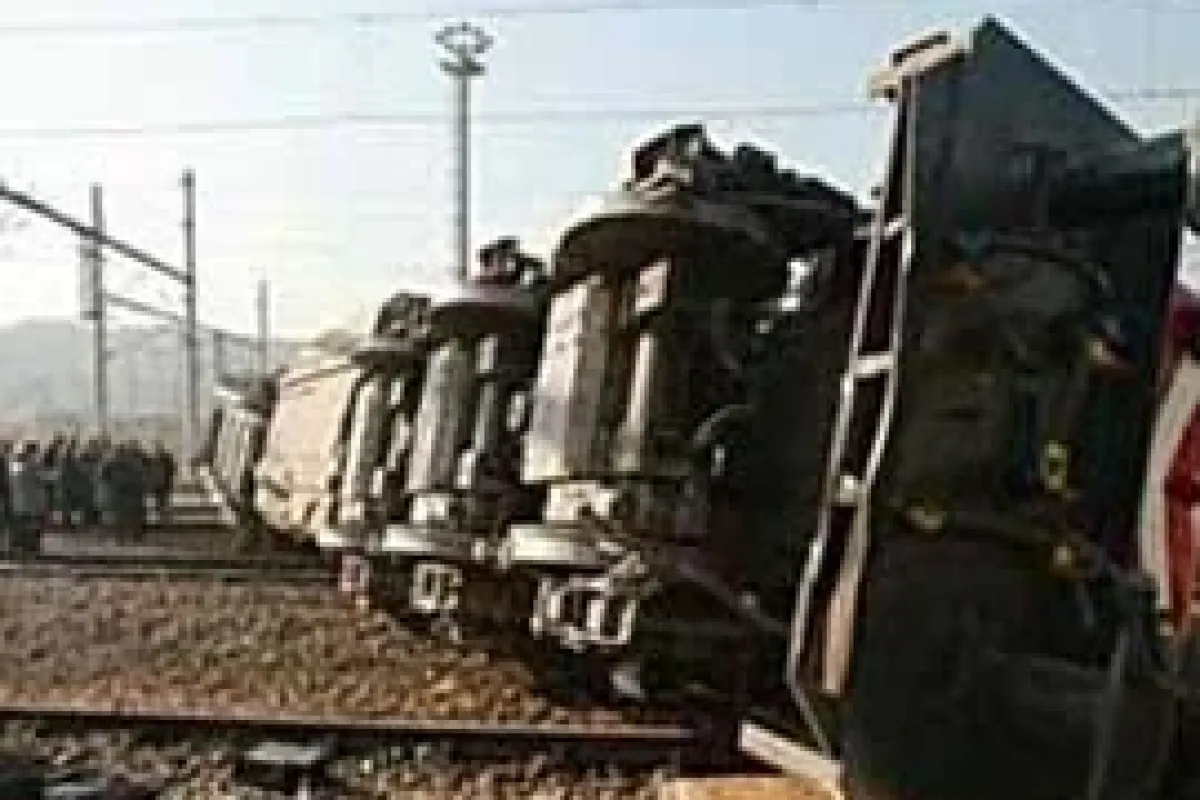 Tren kazasında 25 kişi öldü, 55 yaralı var