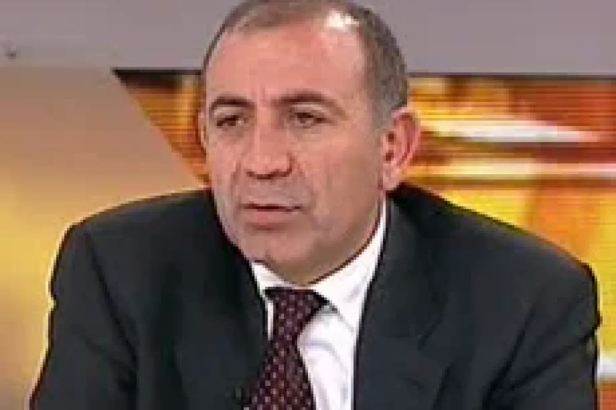 Gürsel Tekin de o helikoptere binmiş