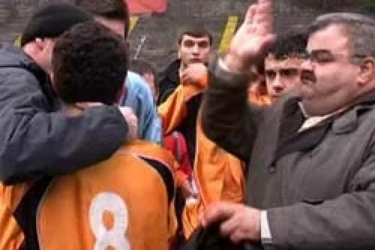 Okul müdüründen dayaklı eğitim
