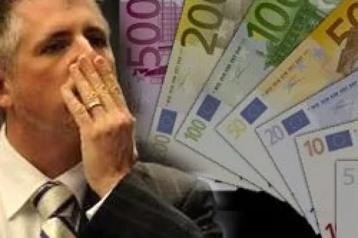Yunanistan'da maaşlar ödenemedi
