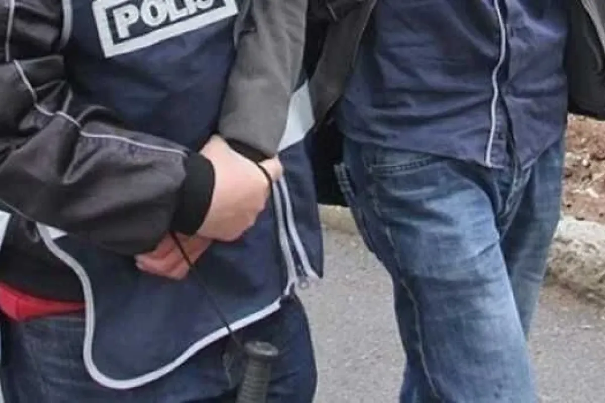 Uyuşturucu satarken yakalandı