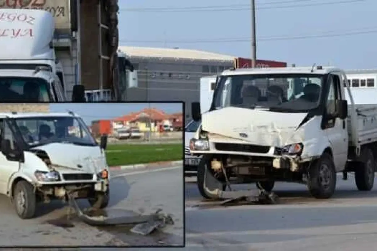 Halk Otobüsü Kaza Yaptı