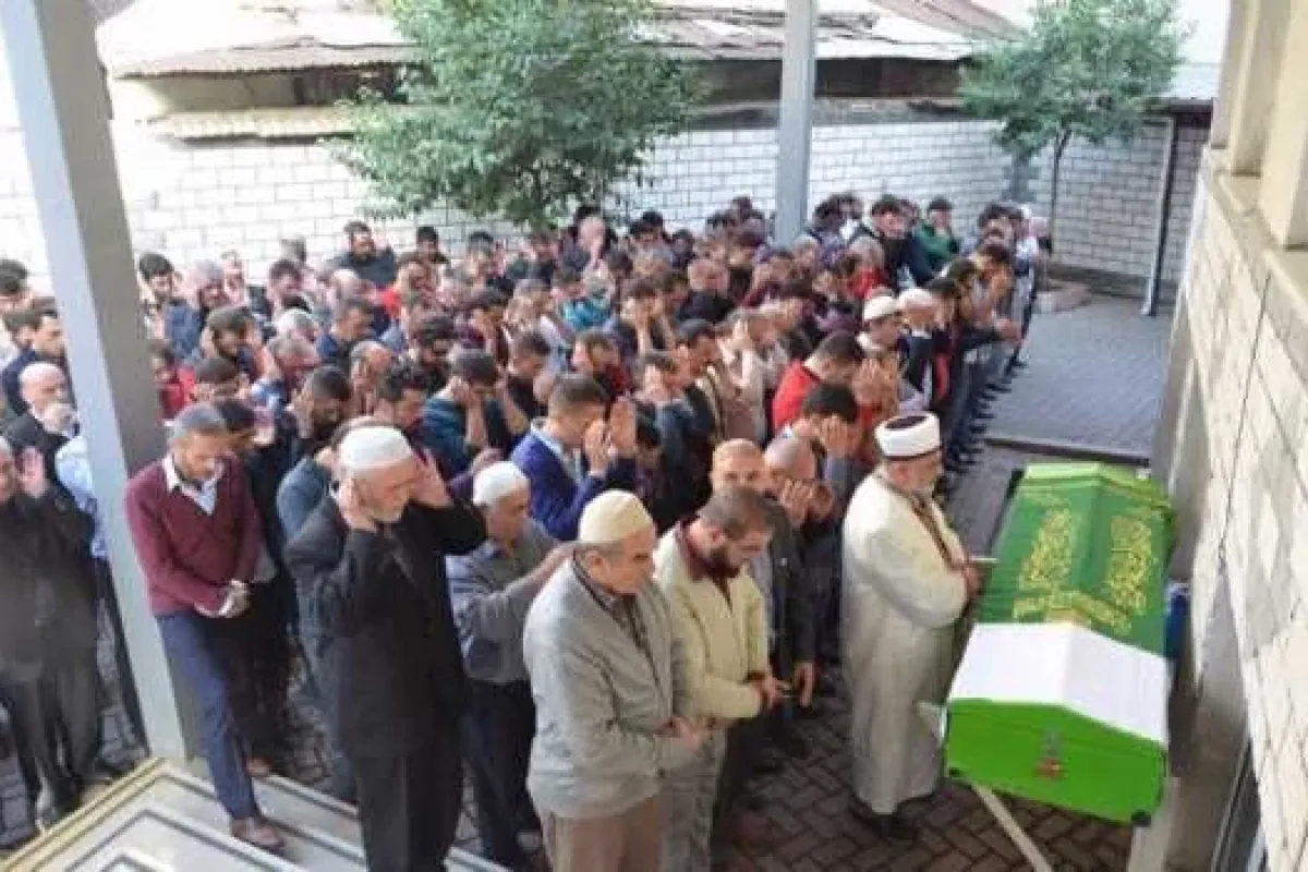 Göz Yaşları ile Uğurlandı