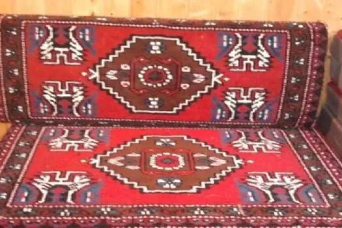 Arkadaşını soydu