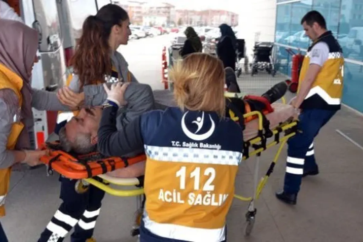 Kamyonun Altına Giren Adam Ölümden Döndü