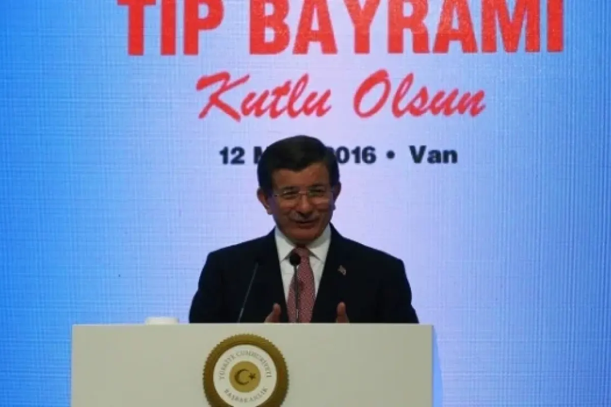 Davutoğludan sağlık çalışanlarına müjde