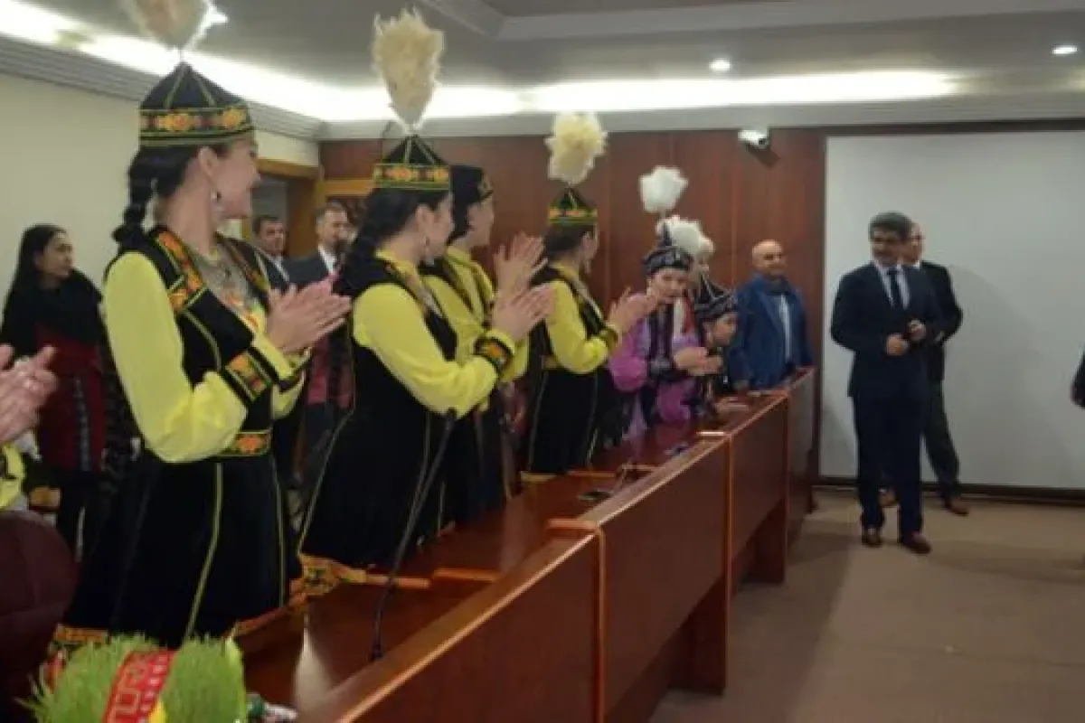 Şenlik iptal olunca mecliste ağırlandılar!