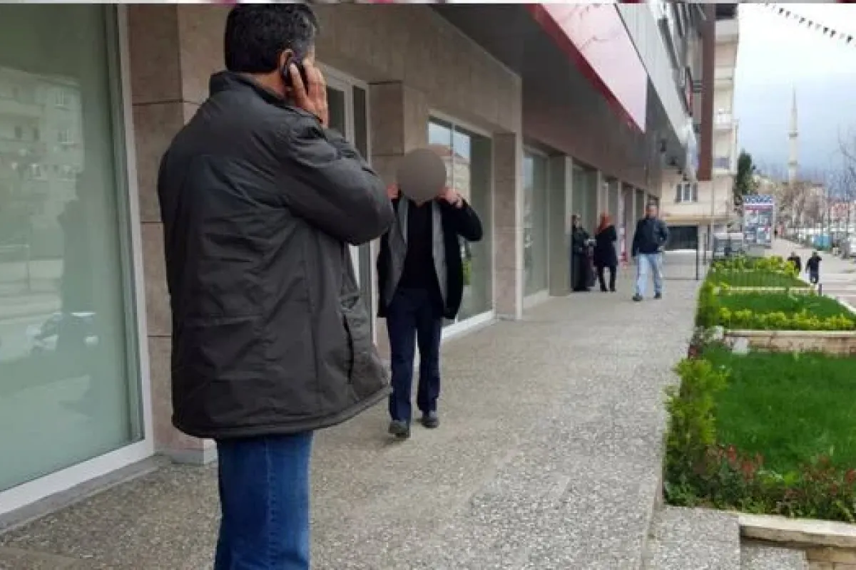 Dolandırılmaktan Şube Müdürü Kurtardı