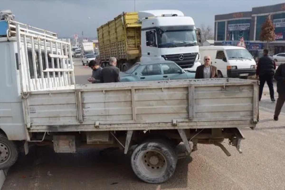 Zincirleme Kazada 2 Kişi Yaralandı