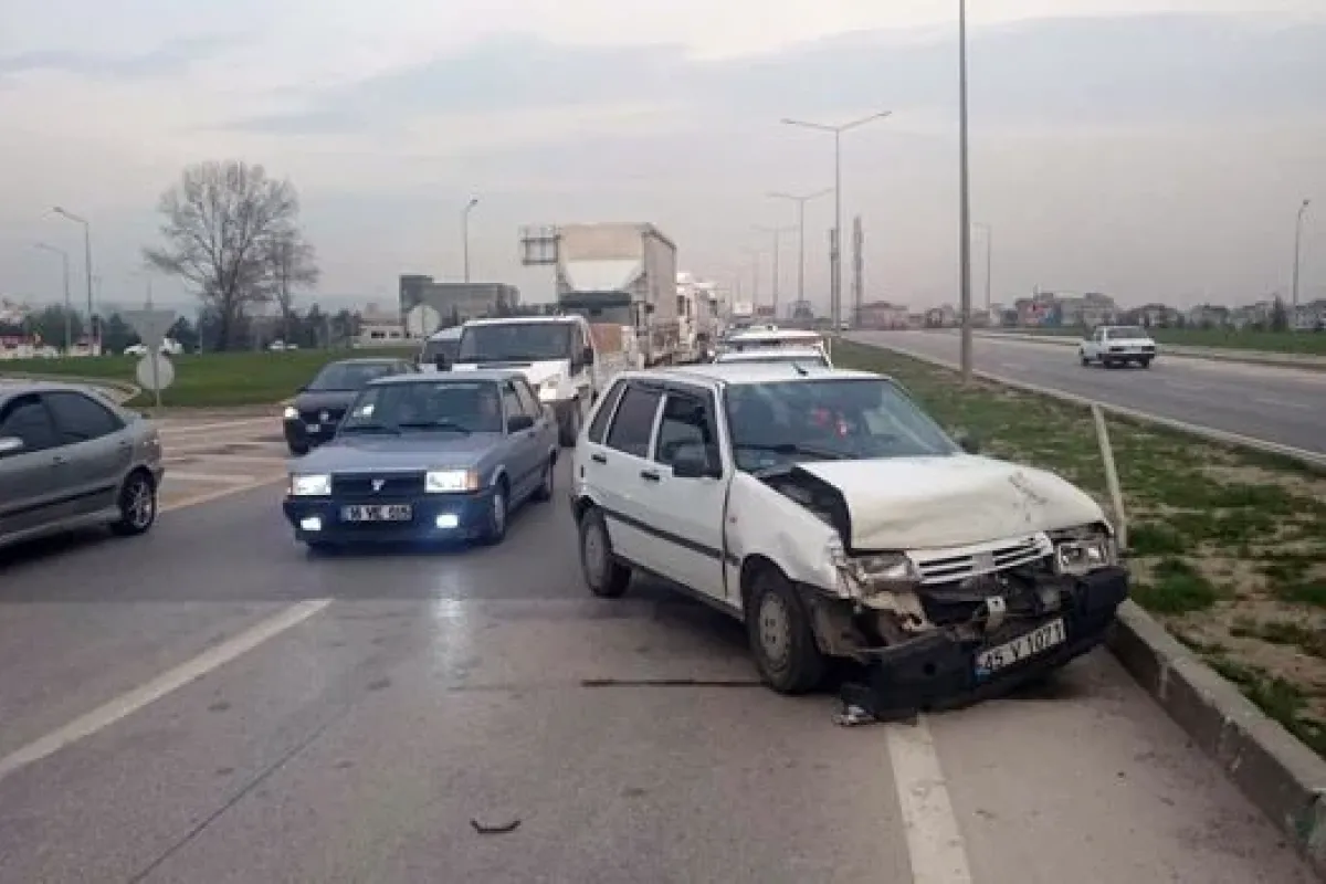 İnegöl Çıkışında Kaza; 2 Yaralı