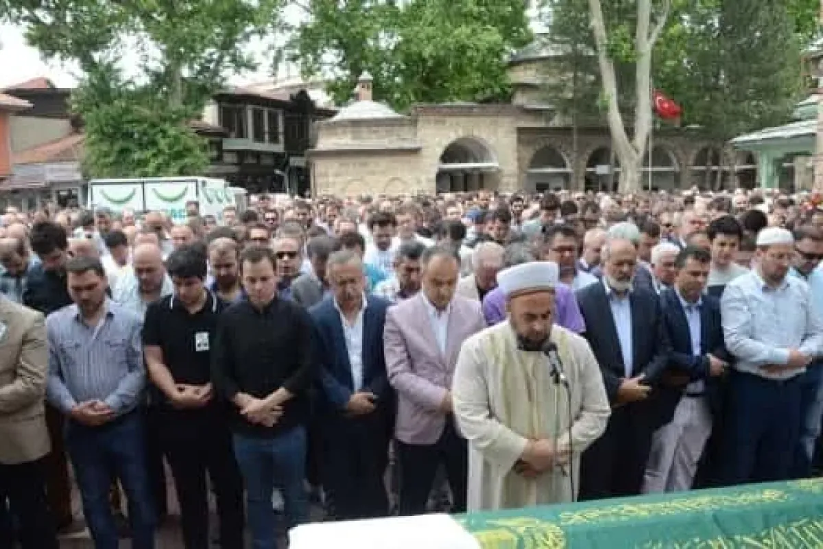 Eski Bursasporun kalecisi Ortakçı son yolculuğuna uğurlandı