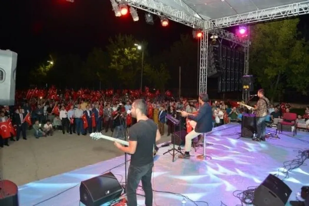 Uğur Işılak İnegöllülerle Buluştu