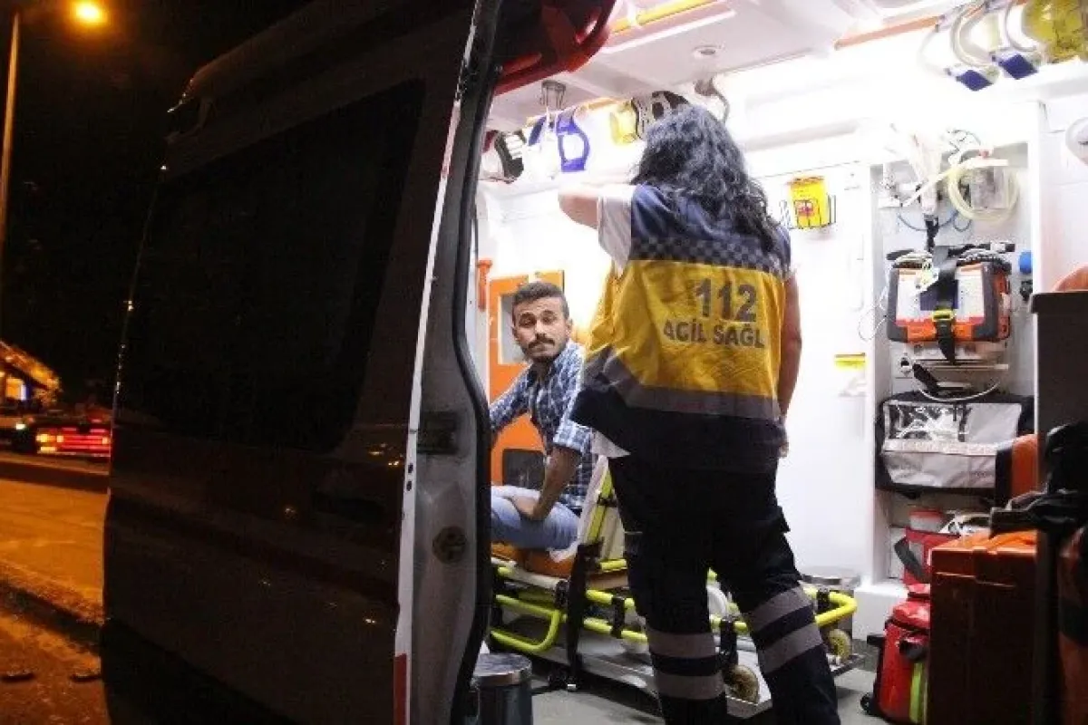 Alkollü sürücü park halindeki otomobile çarptı
