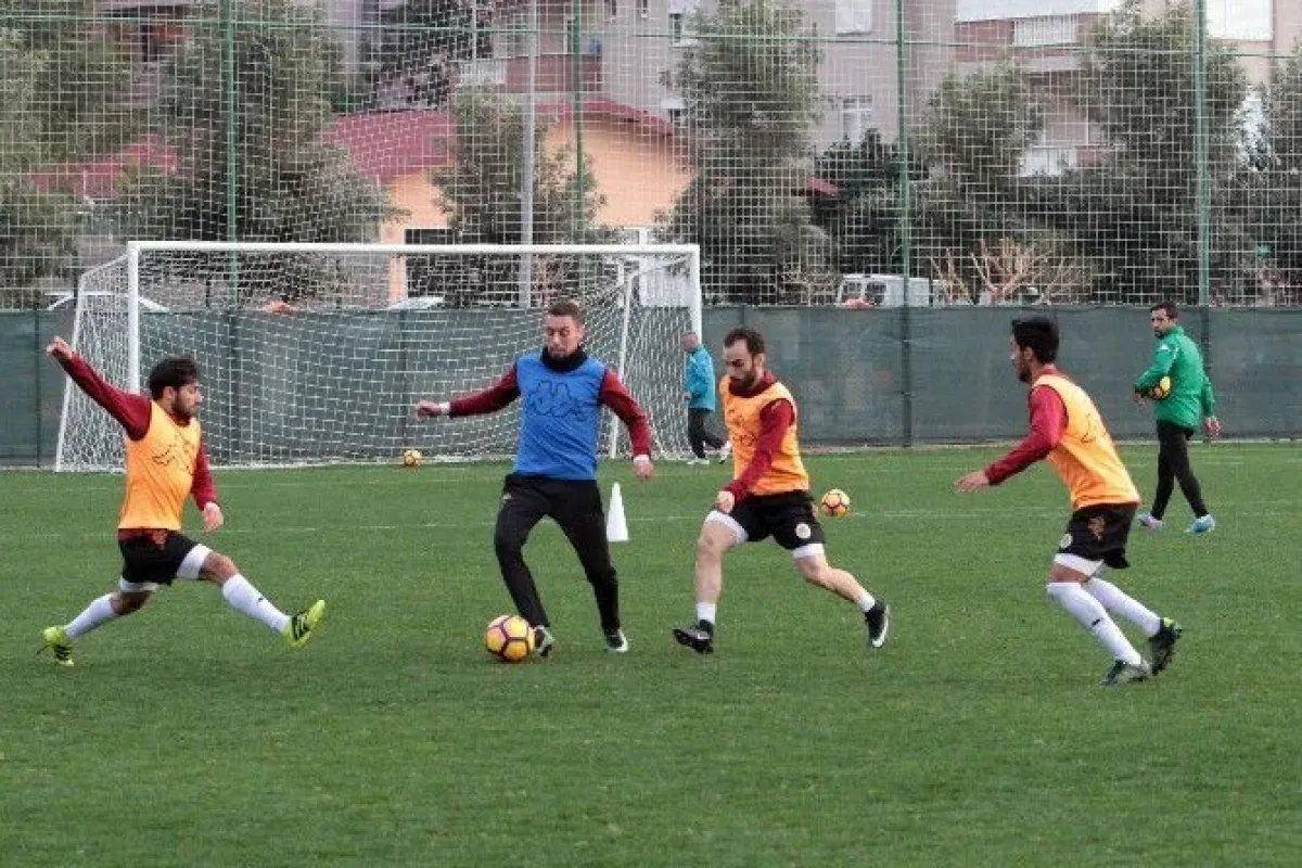 Hasan çavuşoğlu: "süper lig alanyaya haram mı?"