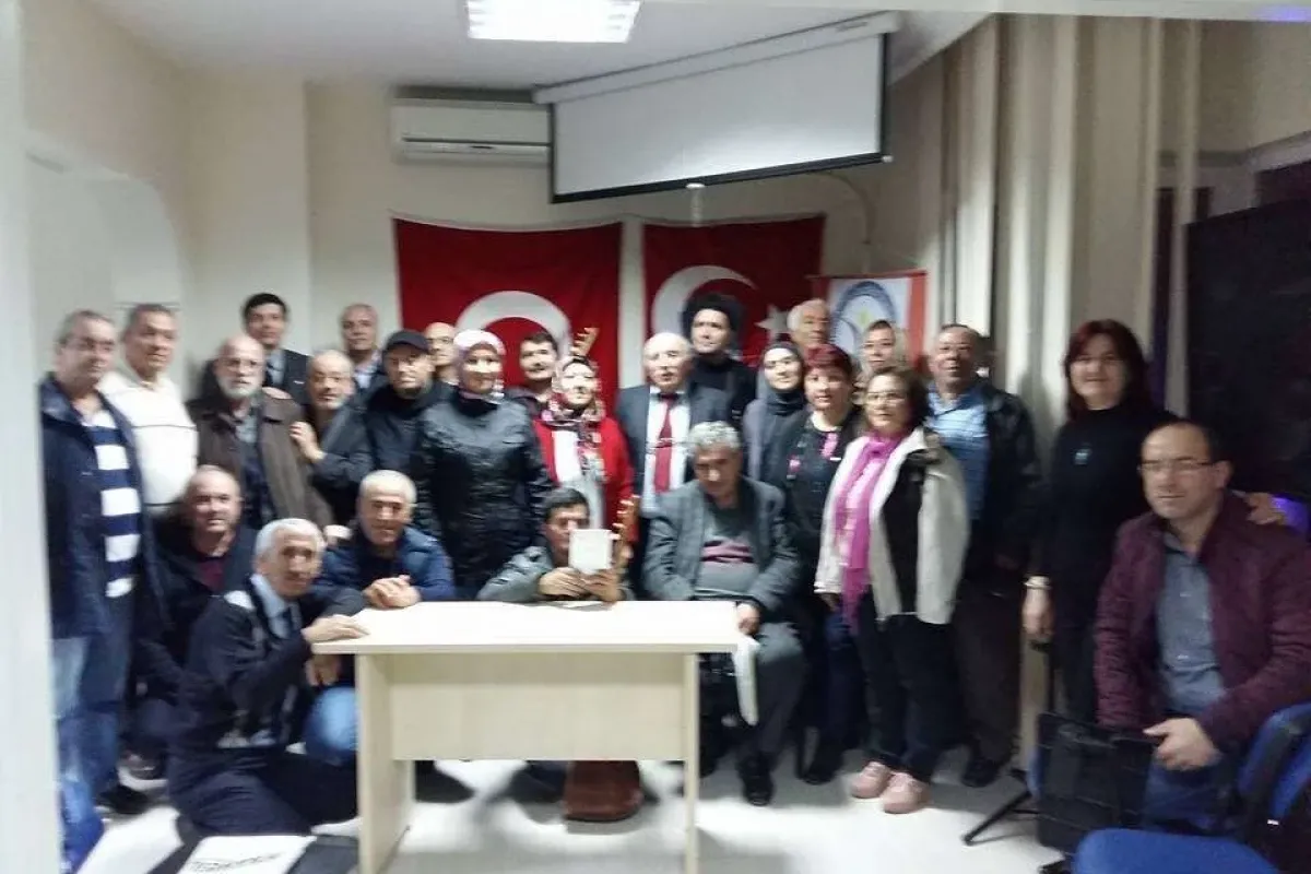 Eskişehirli ozanlar dünya kadınlar gününü türkülerle, şiirlerle kutladı