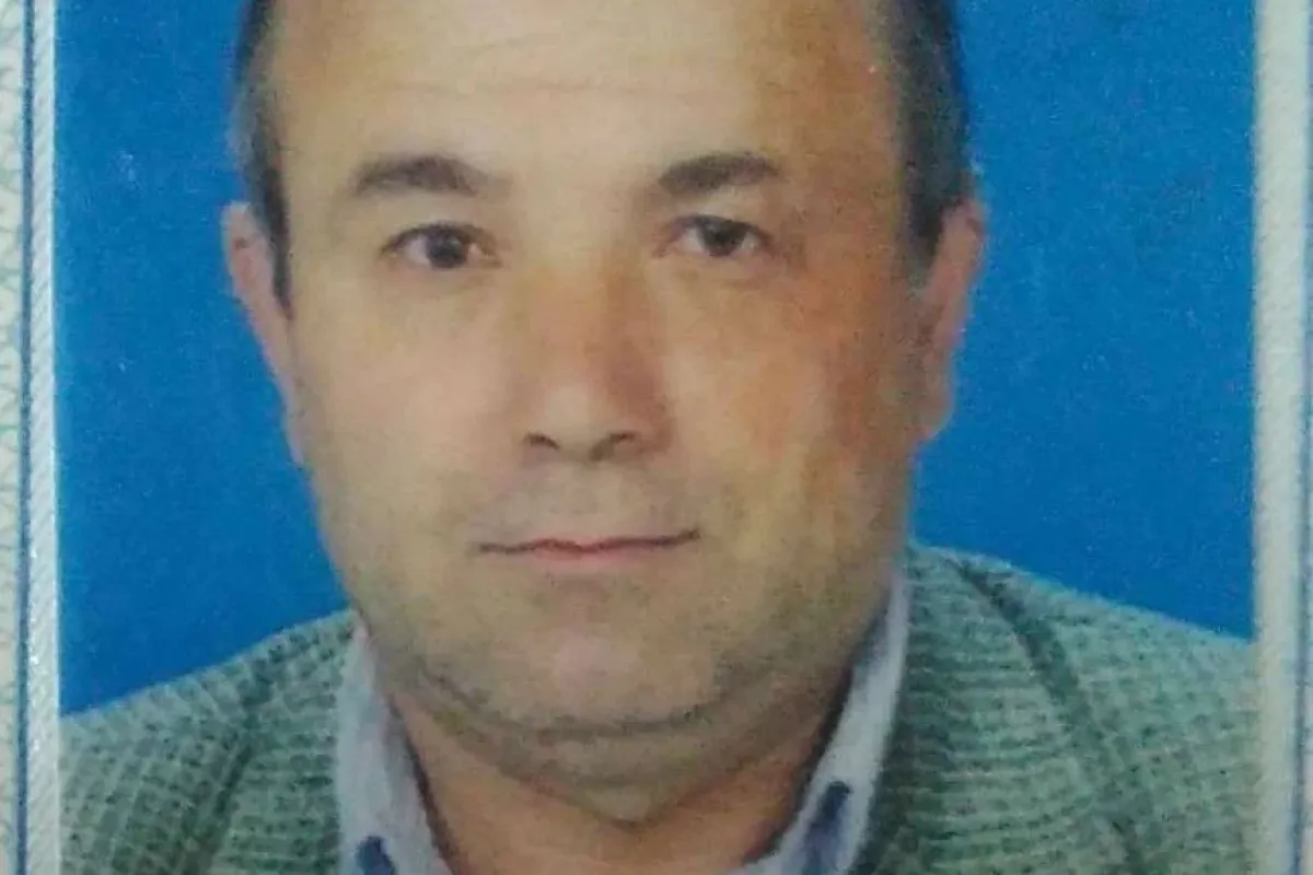 Ecel yolda yürürken yakaladı