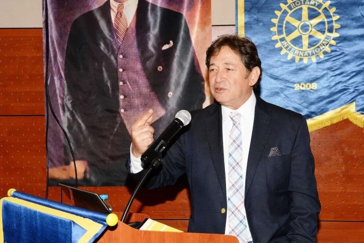 Kadıbeşegil rotaryenlere halkla ilişkileri anlattı