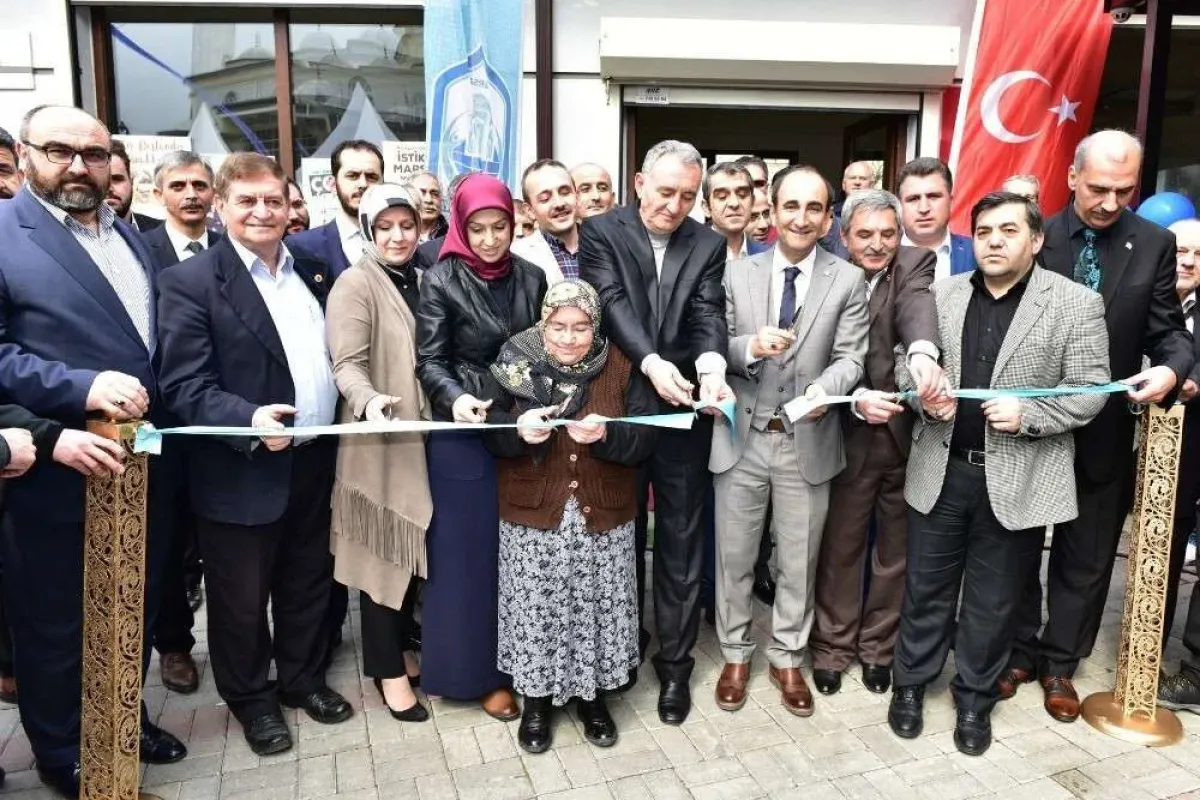 İbadethanelere yıldırım eli