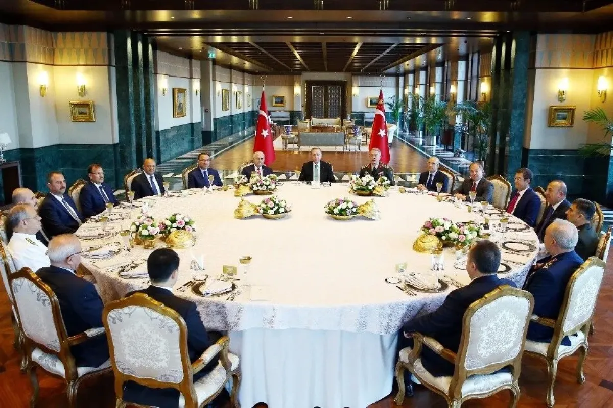 Cumhurbaşkanı Erdoğan YAŞ üyeleri ile yemekte bir araya geldi