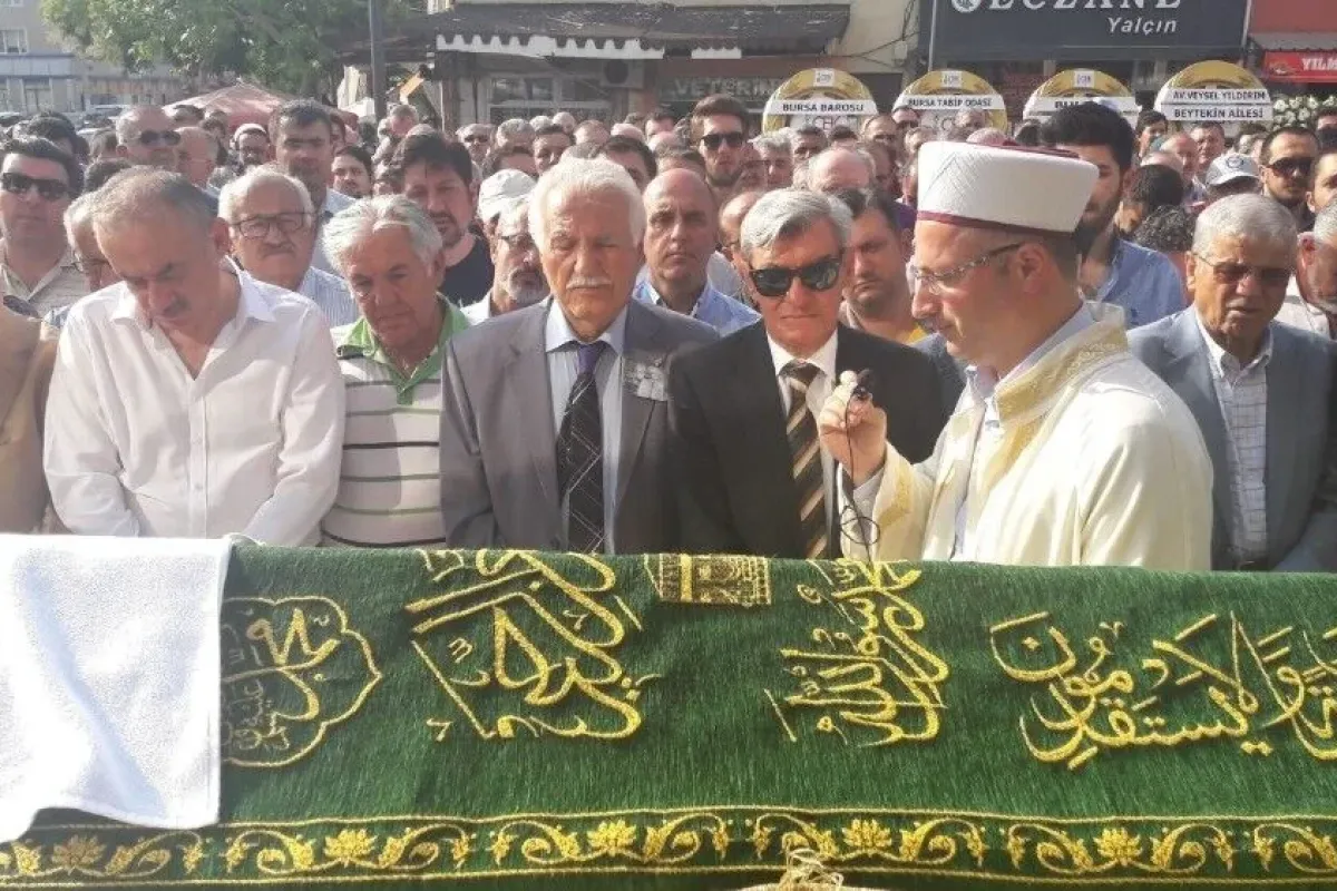 Çiftlikteki patlamada hayatını kaybeden eski bakanın kardeşine son görev
