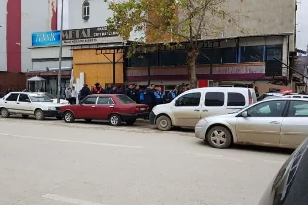 Refah sokakta gergin anlar