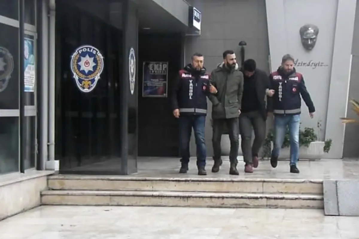 Dolandırdıkları paralarla kaçarken yakalandılar