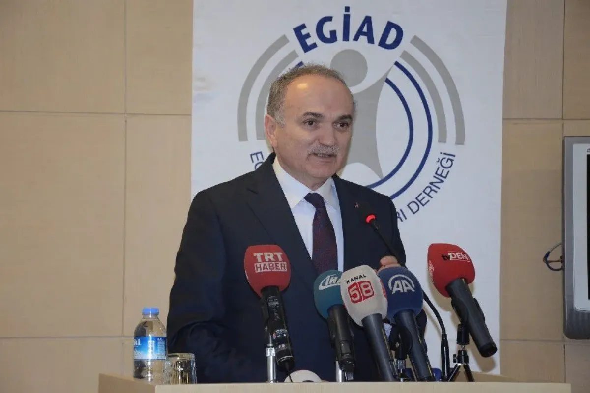 Bakan Özlü: 100 yerli otomobilden 80ini ihraç ediyoruz