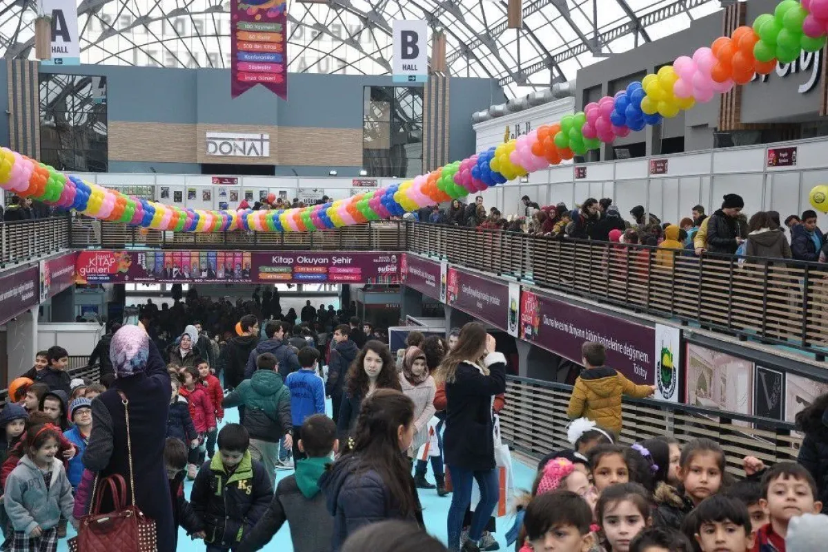 İnegölde Kitap Fuarı kapılarını açtı