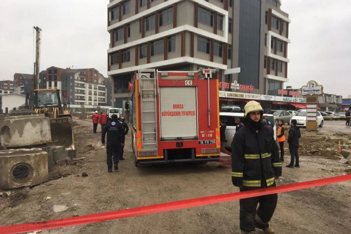 Köprülü kavşak inşaatında ana doğalgaz borusunu patlattılar, büyük panik aşandı