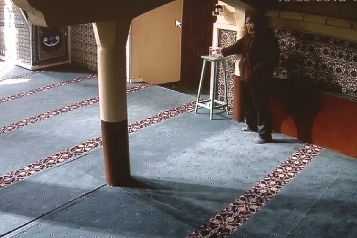 (Özel Haber) Camideki sadaka kutusundan paraları böyle çaldı