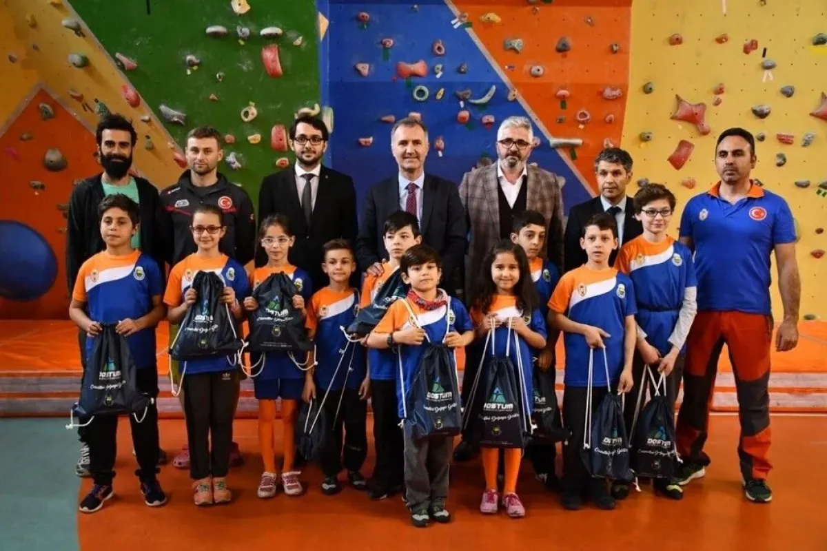 Milli takıma seçilen minik sporcular ödüllendirildi