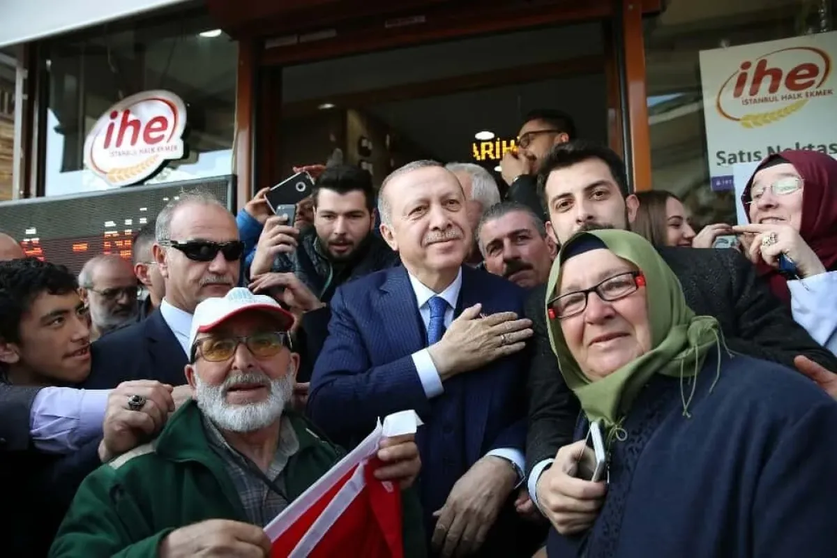 Cumhurbaşkanı Erdoğan, Beykozda şarküteriden alışveriş yaptı