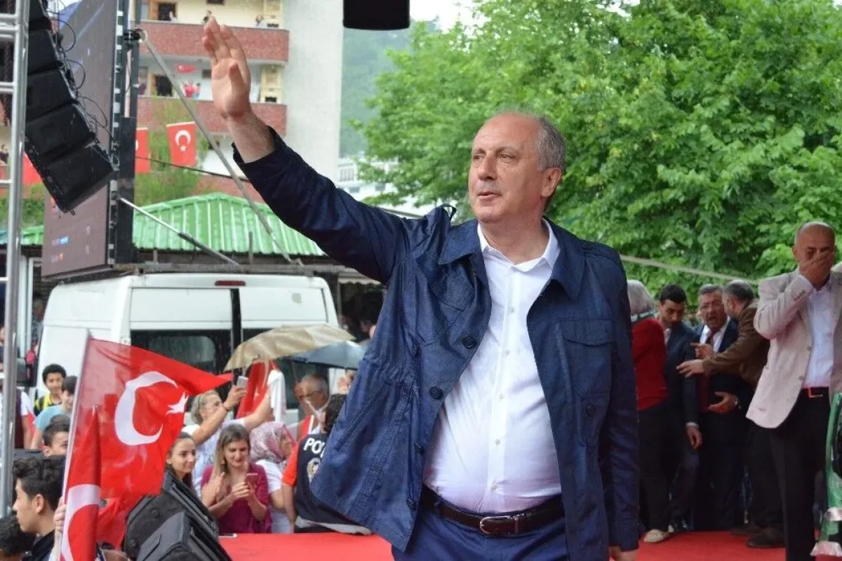 CHPnin cumhurbaşkanı adayı Muharrem İnce Artvinde