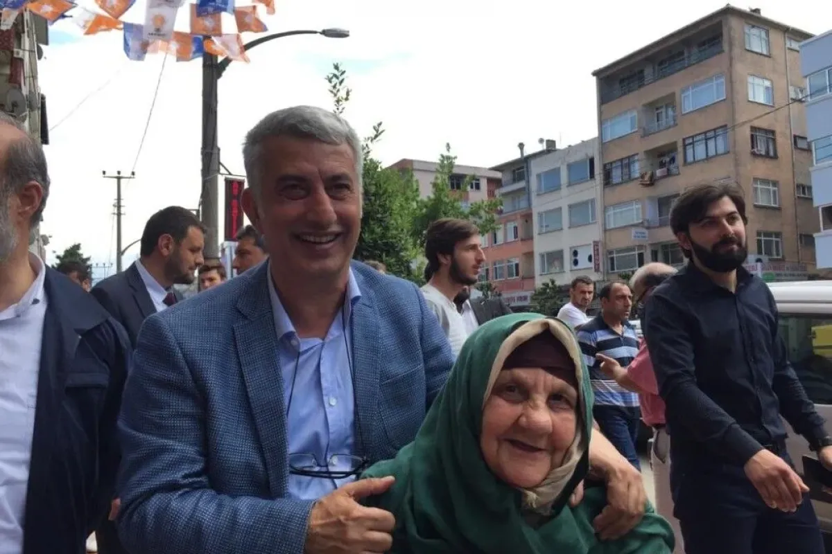 AK Parti Trabzon Milletvekili adayı Koç, seçim çalışmalarını Araklı ilçesinde sürdürdü