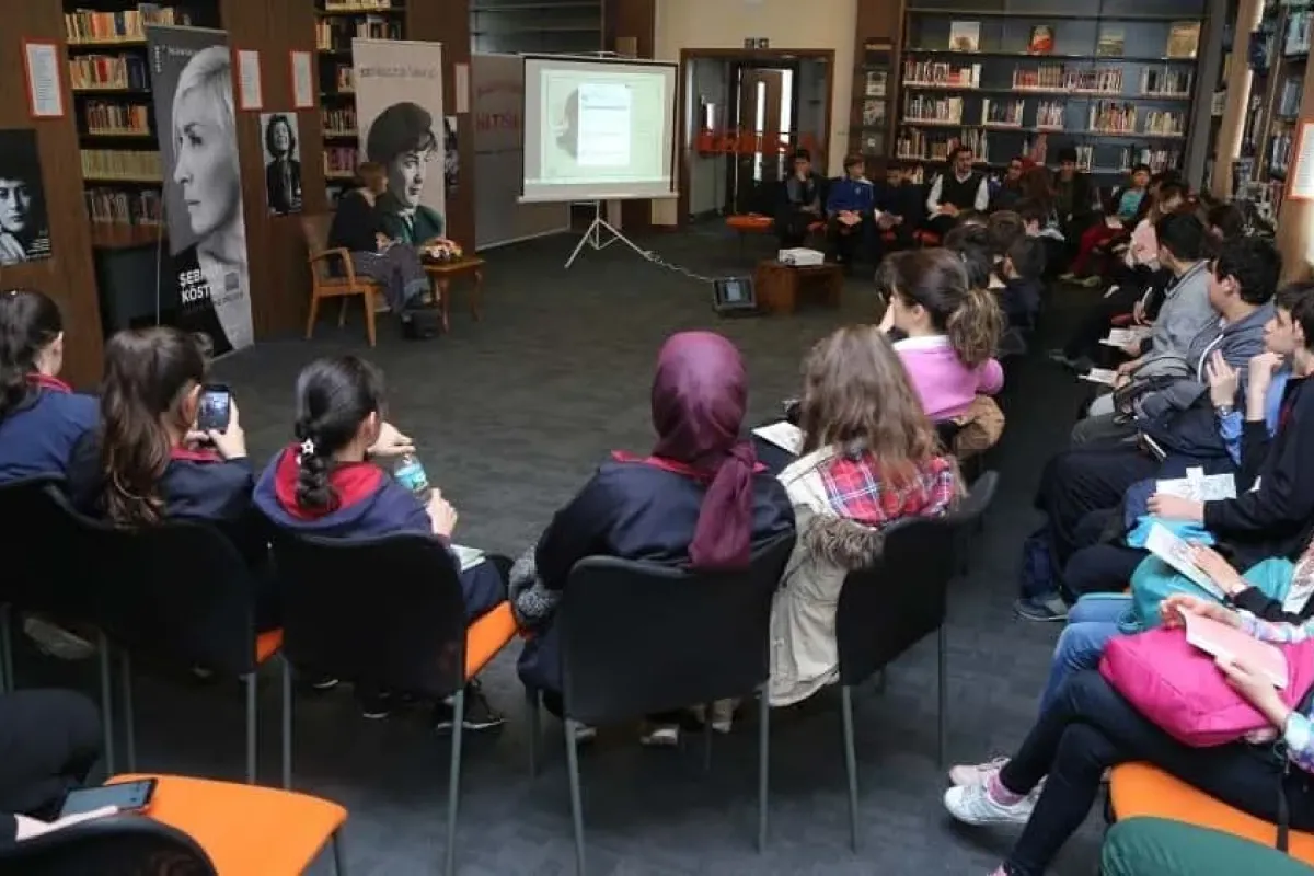 Şebnem Köstem öğrencilere Nezihe Meriç okudu