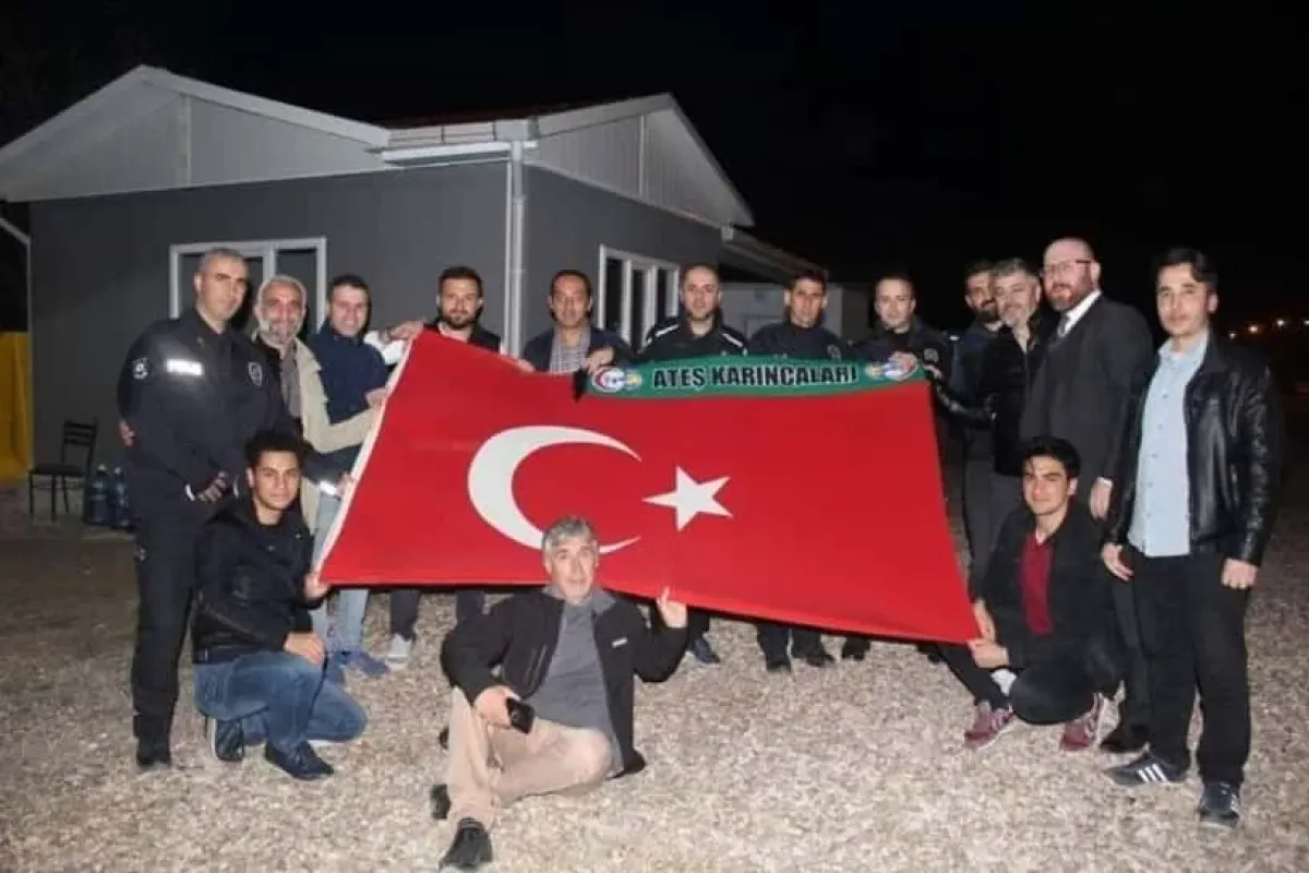 Görev başındaki polislere moral ziyareti