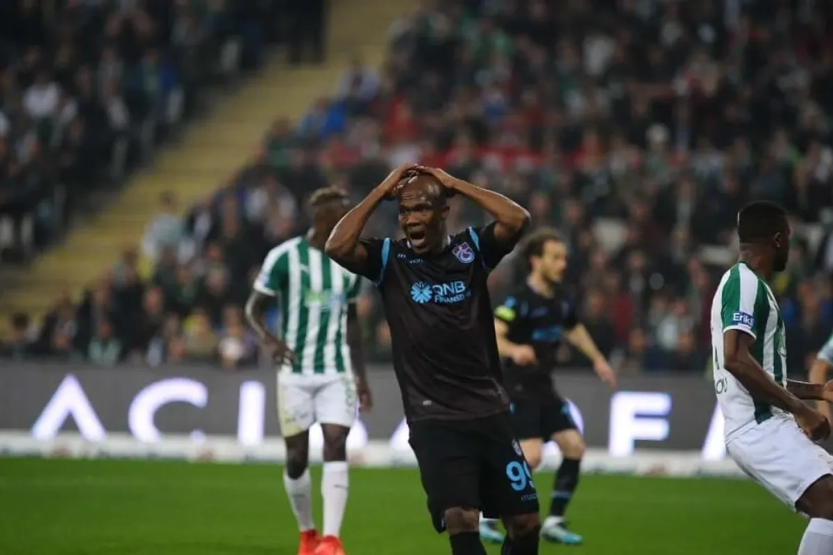 Spor Toto Süper Lig: Bursaspor: 0 - Trabzonspor: 0 (İlk yarı)