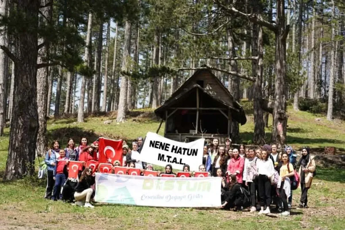 Nene Hatun Öğrencileri Adım Adım 19 Mayıs Yürüyüşünde Buluştu