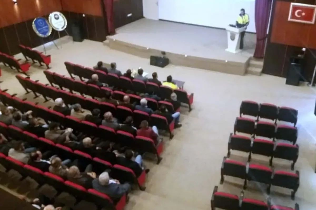 Emniyetten toplu taşıma şoförlerine seminer