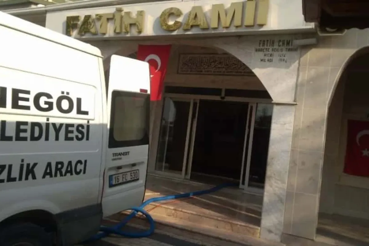 Camiler Ramazana Hazırlanıyor