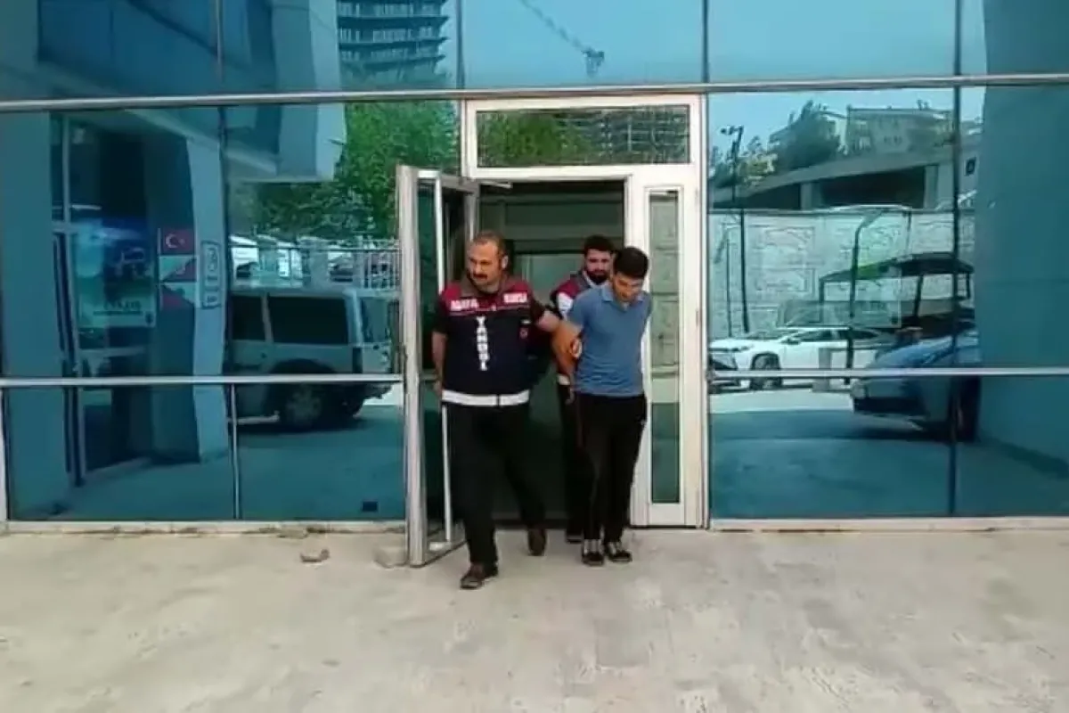 Cami derneğinin sadaka kutusunu çalan hırsızlar yakalandı