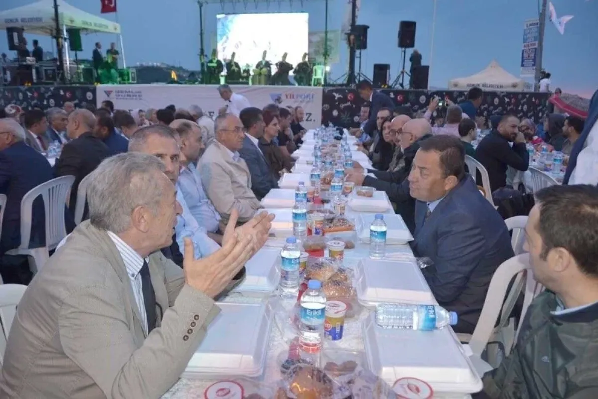 Gemlik Gübre ve Yılport Gemporttan halk iftarı