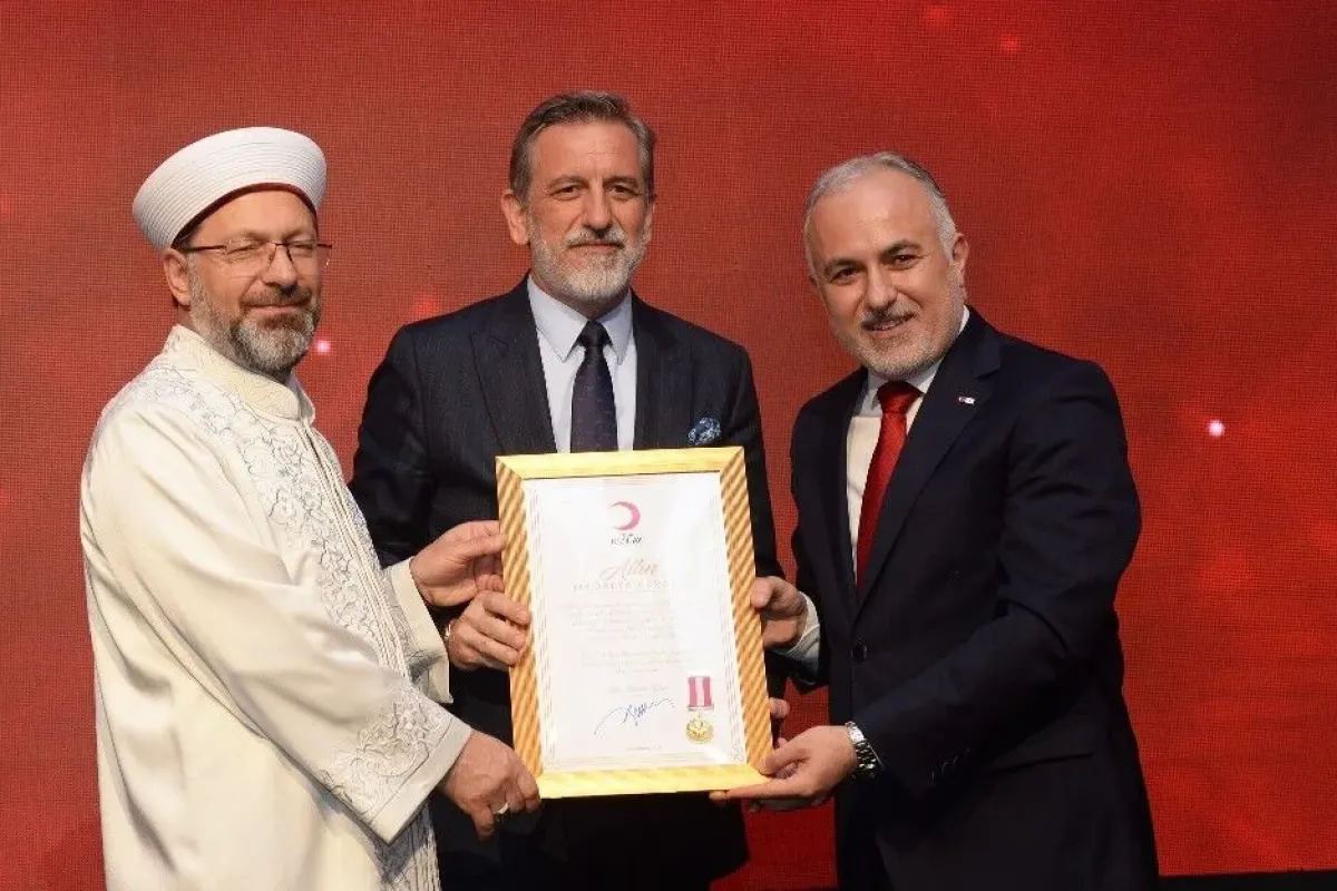 Türk Kızılayından Bursa iş dünyasına altın madalya