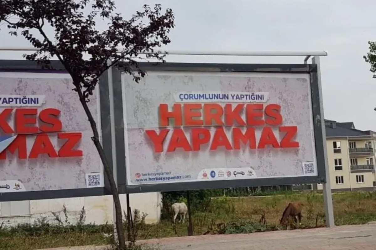 İnegölde dikkat çeken afiş